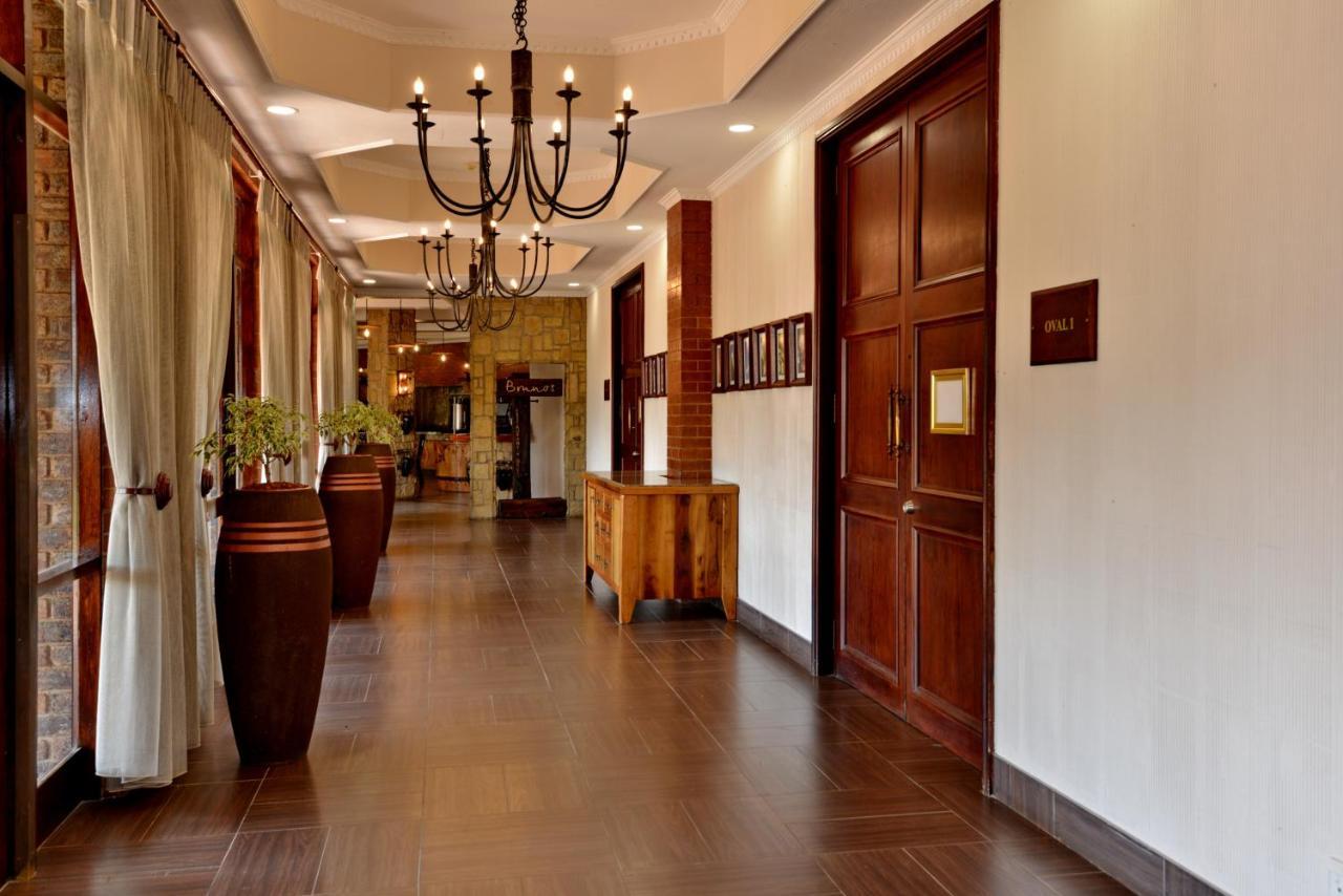 The Centurion Hotel Buitenkant foto