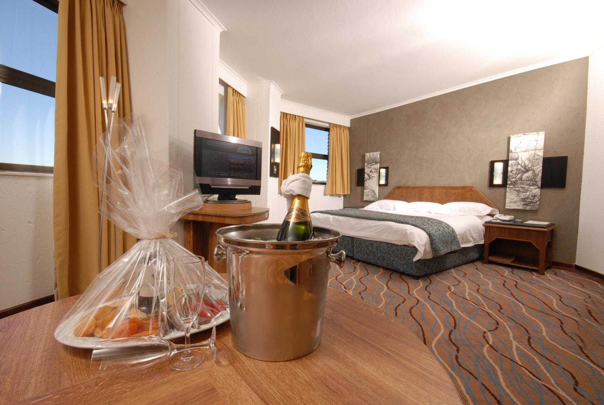 The Centurion Hotel Buitenkant foto