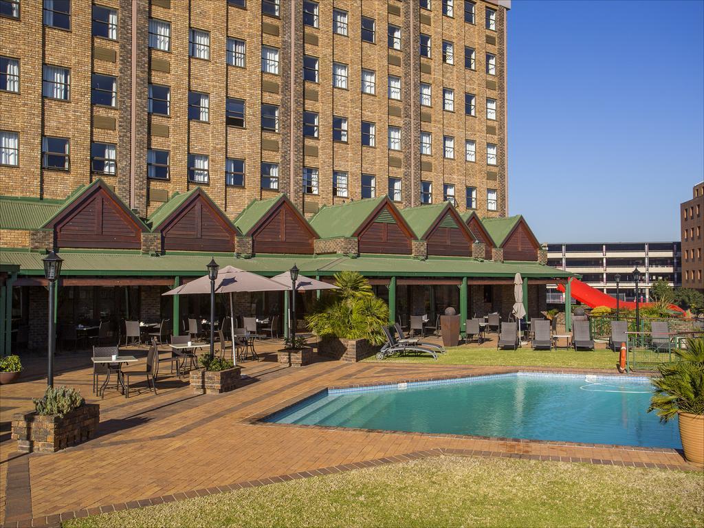 The Centurion Hotel Buitenkant foto