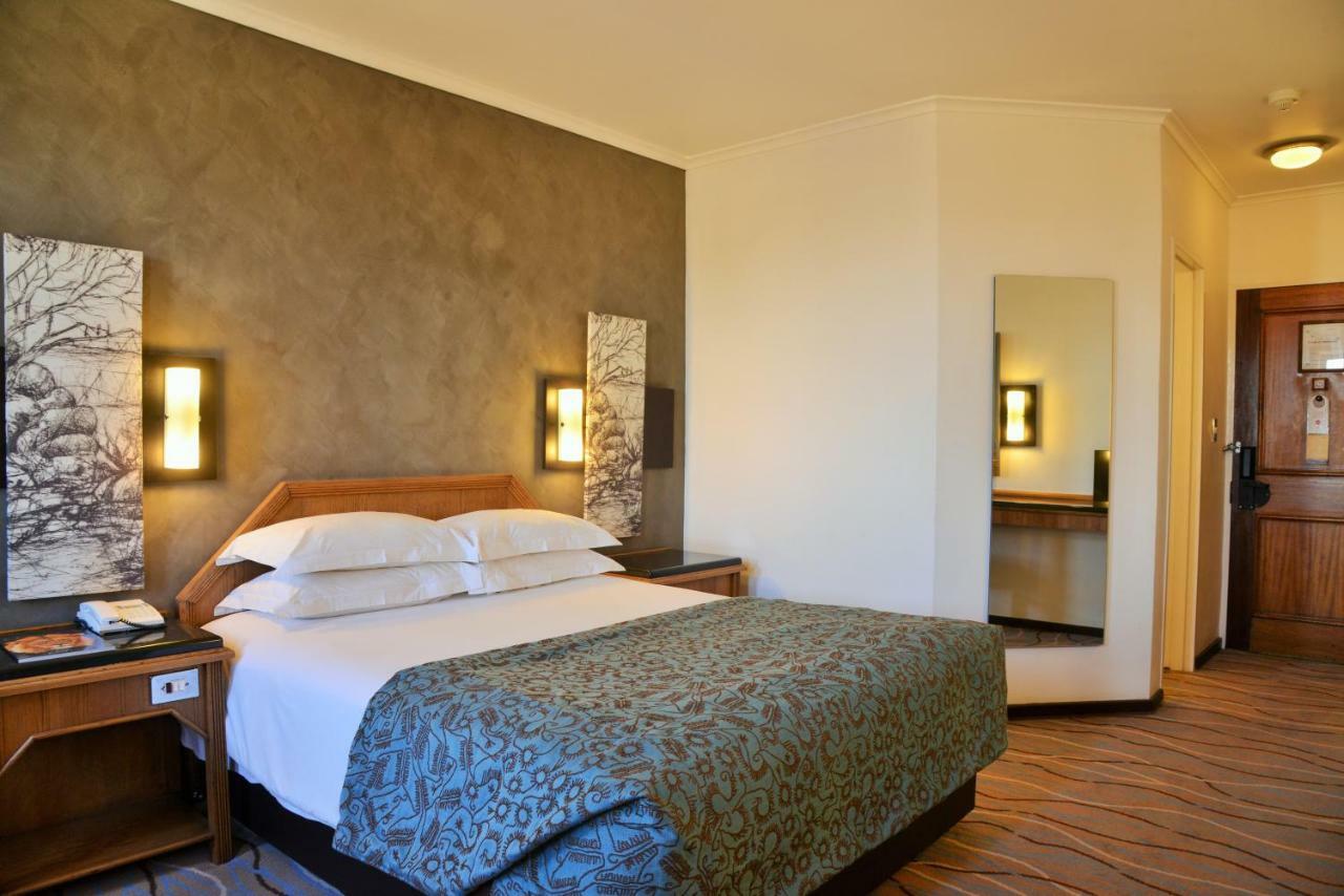 The Centurion Hotel Buitenkant foto