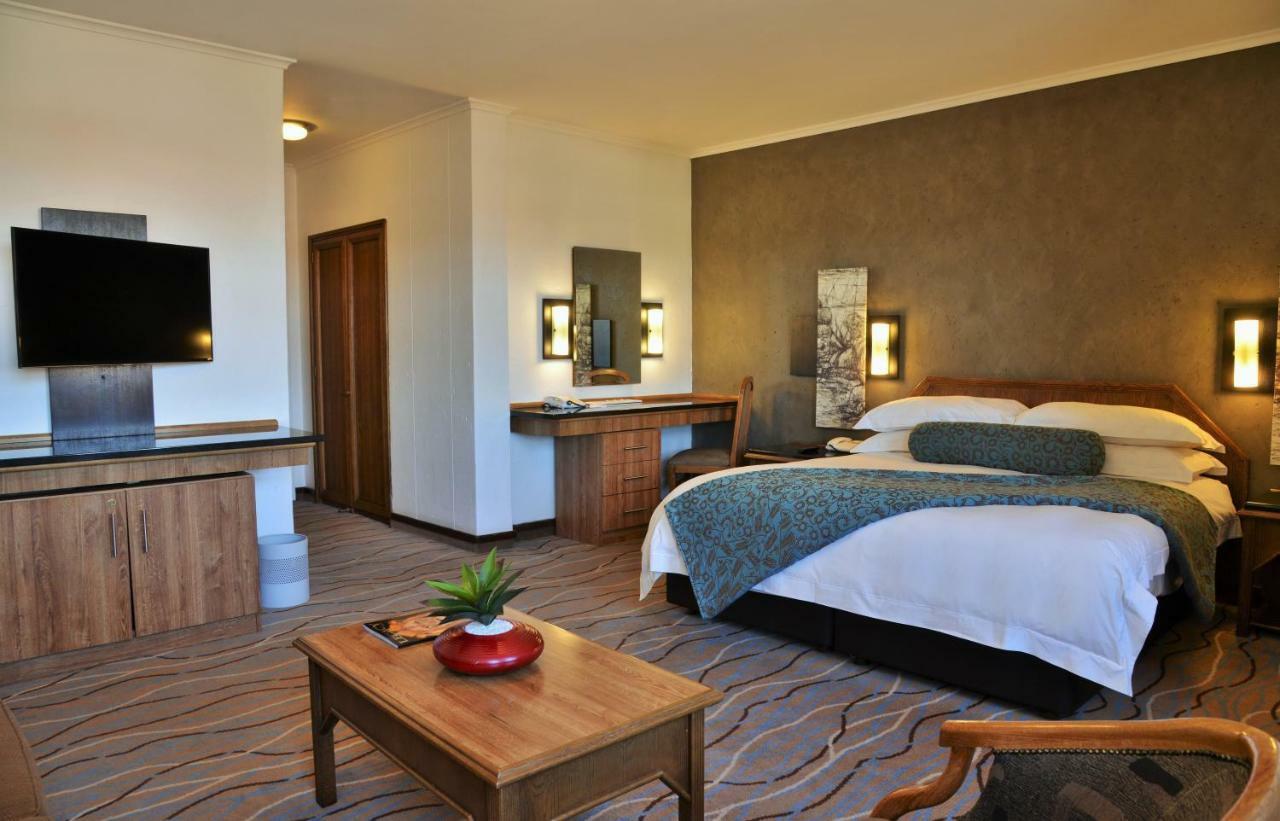 The Centurion Hotel Buitenkant foto