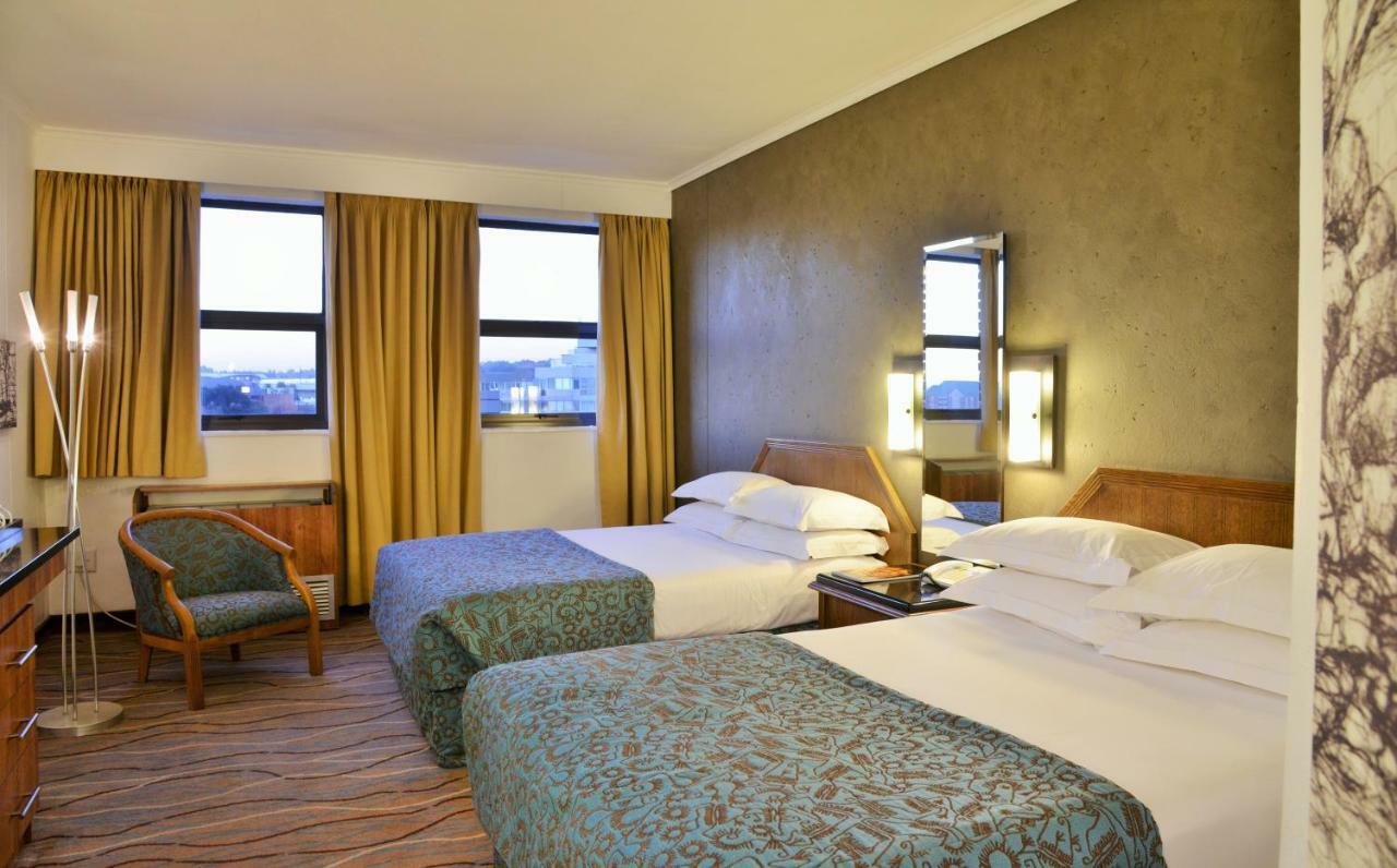 The Centurion Hotel Buitenkant foto