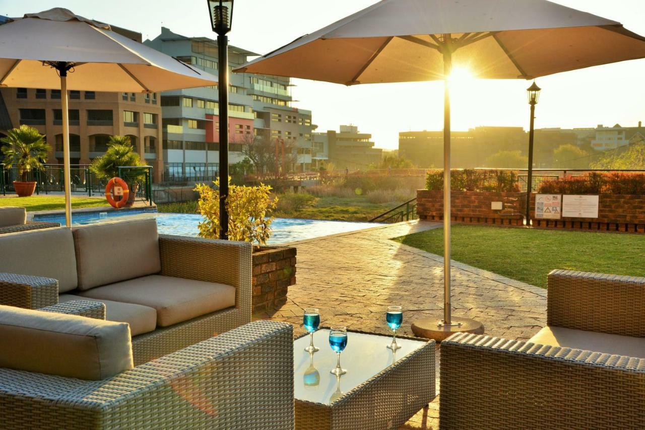 The Centurion Hotel Buitenkant foto