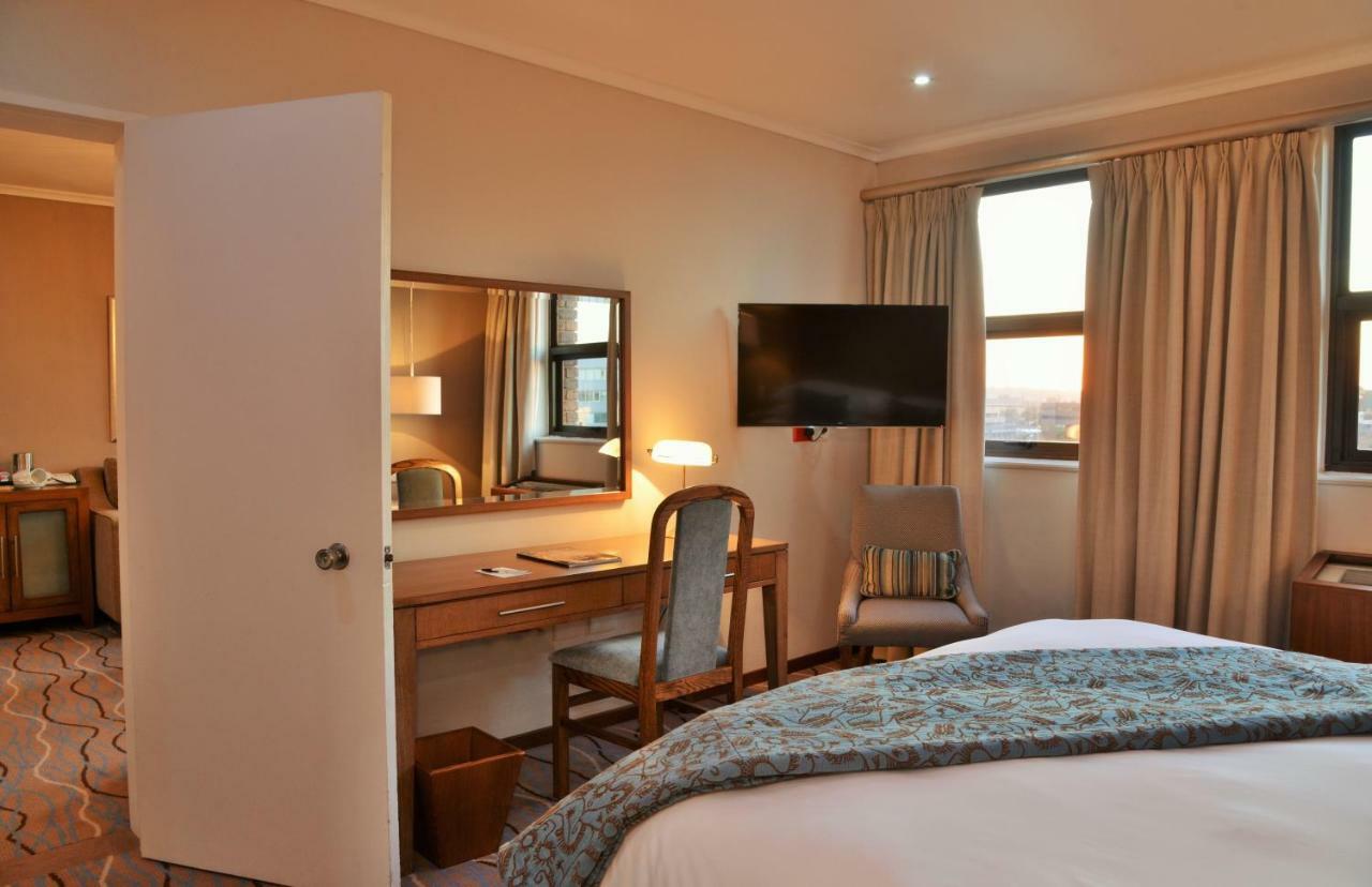 The Centurion Hotel Buitenkant foto